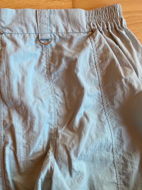 Raz oblečené bledomodré tenké nohavice, bershka,36