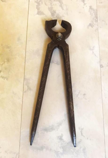 Staré oceľové kliešte, 