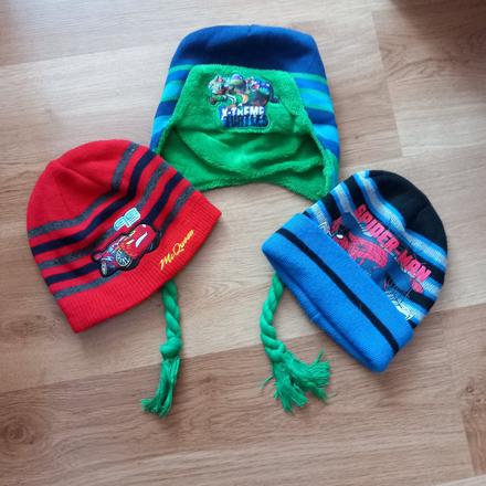 3x čiapka, 122–134