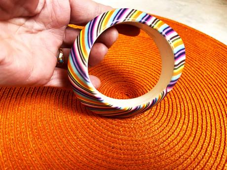 Zaujímavý náramok,