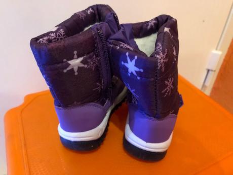 Snehule, deichmann,22