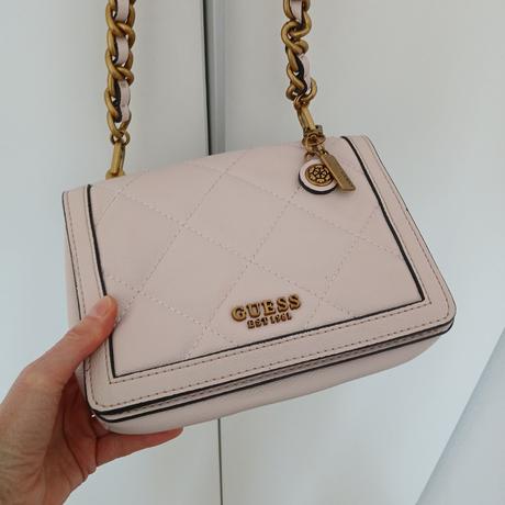 Guess pudrovo-ružová crossbody, guess