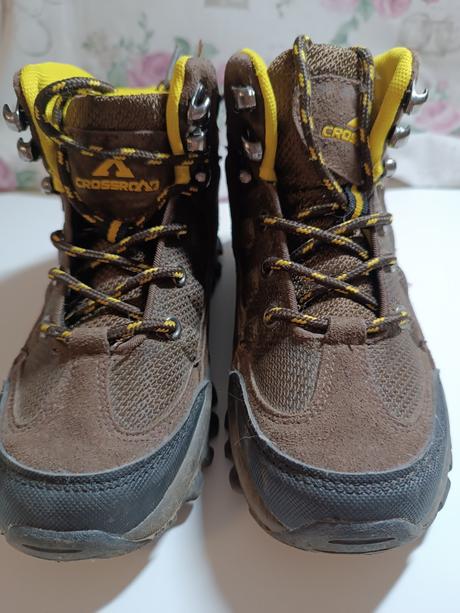 Turistické topánky, 32