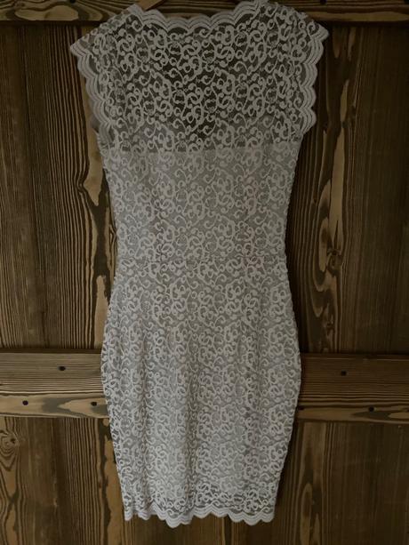 Spoločenské šaty s vyšívanou čipkou, m