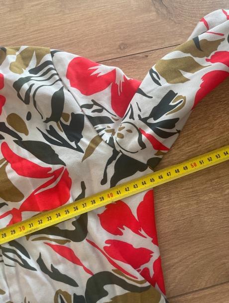 Kvietkované šaty, m