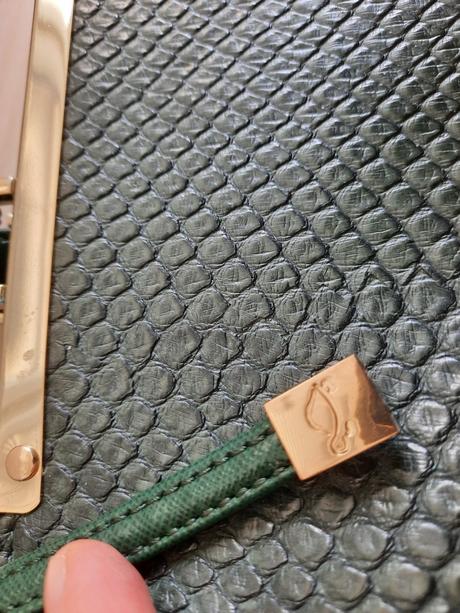 Kabelka tmavozelena nova, carpisa