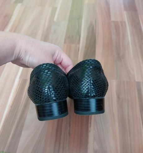 Celokožené mokasíny, 38