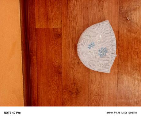 Dámska zimná čiapka, s