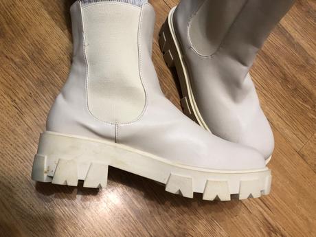 Kotnikove čižmy, 41