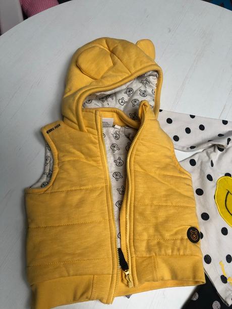 Vesta s trickom a leginami a ciapkou, disney,74