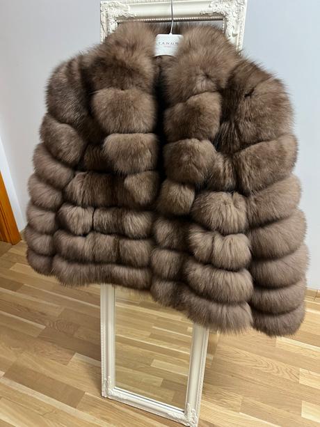 Ekluzivny husty luxusny kožuch z lišky, m