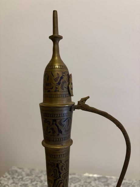 Orientálna mosadzná karafa, 