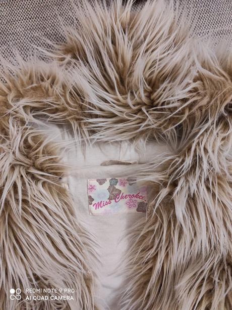 Chlpatá vesta so zipsom a kapucňou, cherokee,116