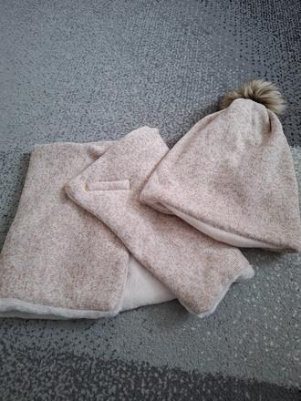 Čiapka a šál super teplé top stav, 104