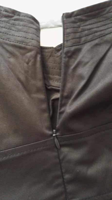 Šaty čierne krátke, 40