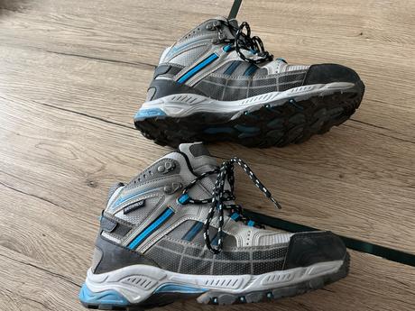 Sportove vodeodolne vyssie topanky, 37