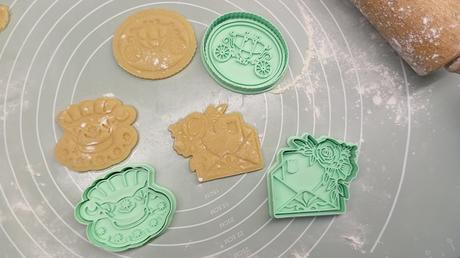 Romantic elegance - vykrajovačky v sete, 