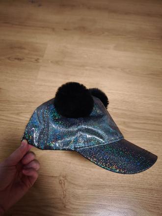 Dievčenská šiltovka, 134