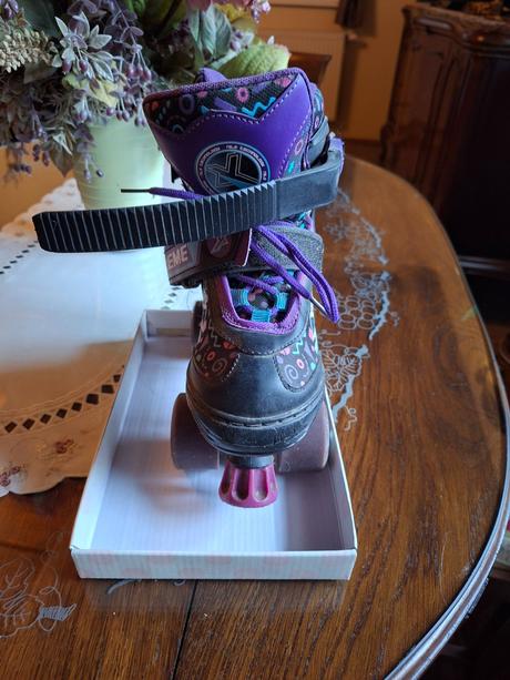 Dievčenské korčule+chrániče, 30