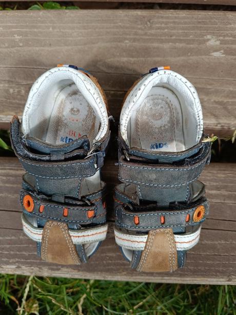 Sandálky, lasocki,20