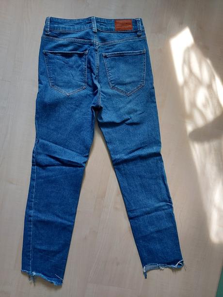 Dievcenske damske rifle, bershka,34