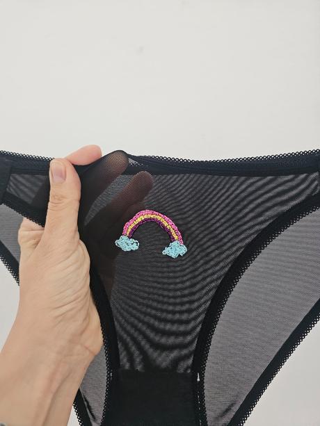 Damske nohavičky priesvitne s ručnou výšivkou, m