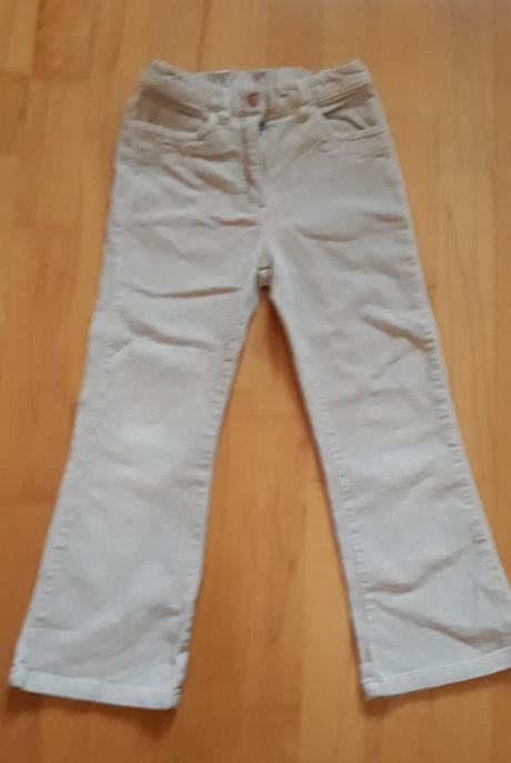 Krásne jemné manchestraky,výborný stav,pc 19,90, h&m,116