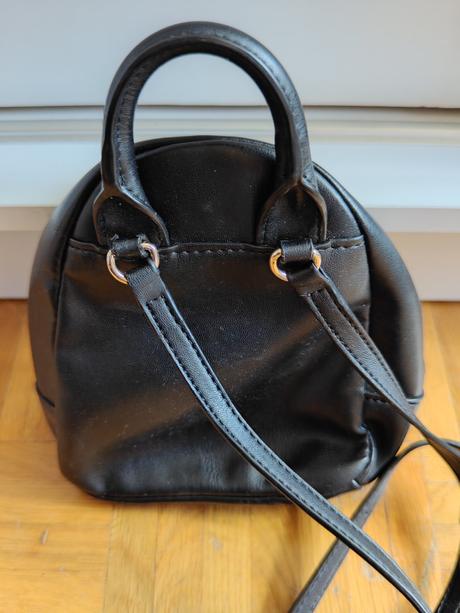 Dkny dizajnovy maly ruksačík ako crossbody, dkny