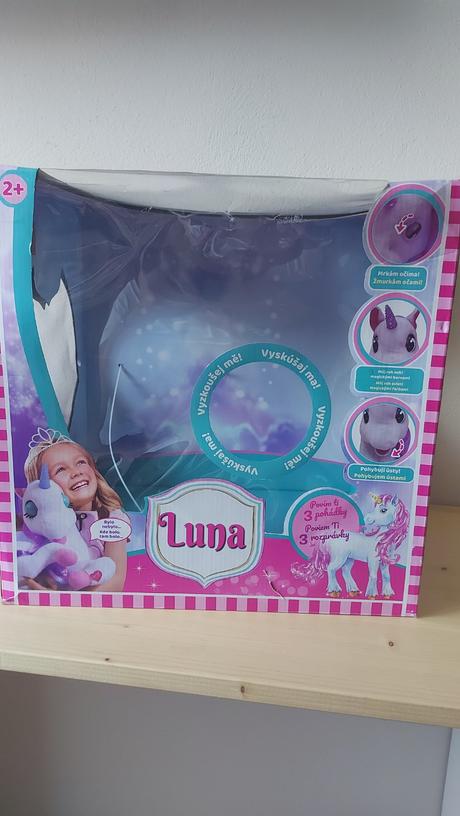 Luna - interaktivny jednorožec,