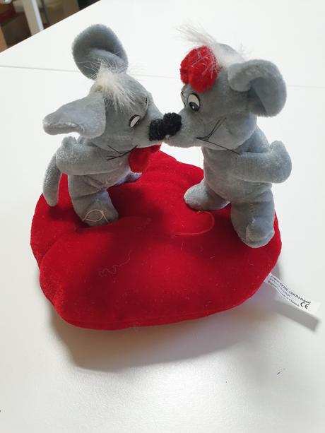 Plyšové myšky v srdiečku,