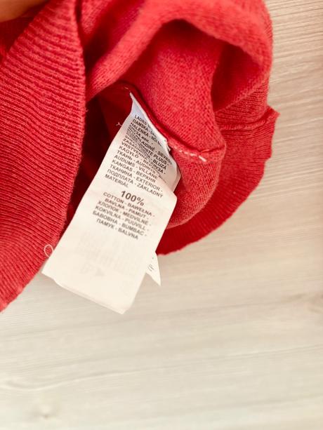 Reserved svetrik s peknymi detailami, reserved,s