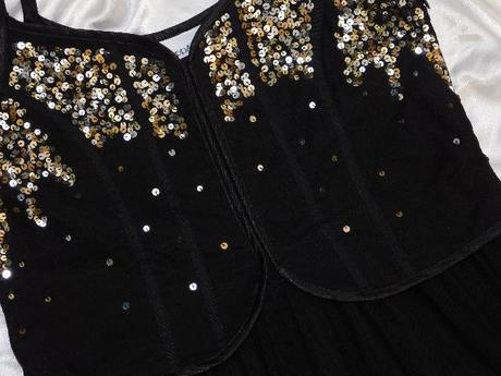 Velmi pekne saty na slavnost,čiernej farby, kappahl,36