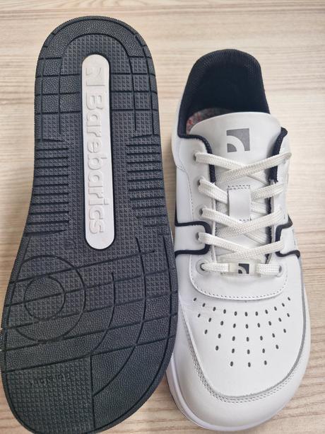 Arise - white & black 41 x263, be lenka,41