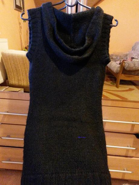 Vesta s kapucnou a vreckami y.d., 152