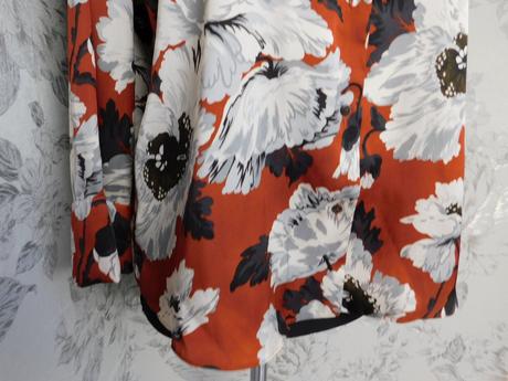 Velmi pekna bluzka, zara,40