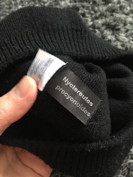 Kvalitná čierna čiapka, s