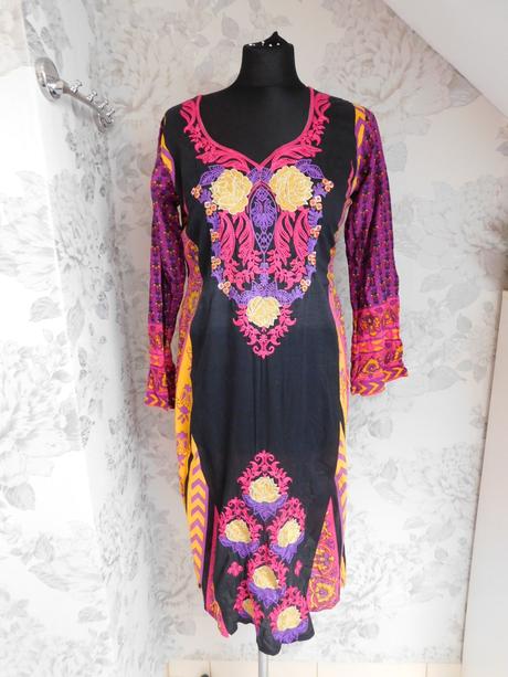 Velmi pekna tunika, 36