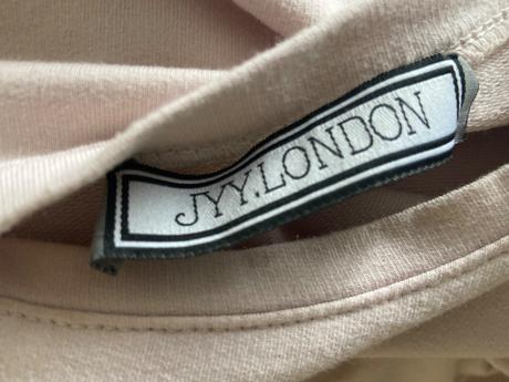 Šaty buď k rifliam alebo ako šaty, l