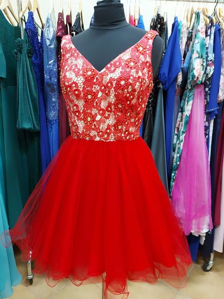 Červené šaty vo veľkosti s/m, m / s