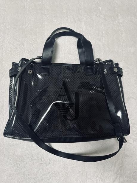 Čierna vinylová kabelka zn. armani jeans originál, armani