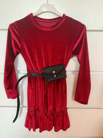 Zamatove saty s kapsickou, 128