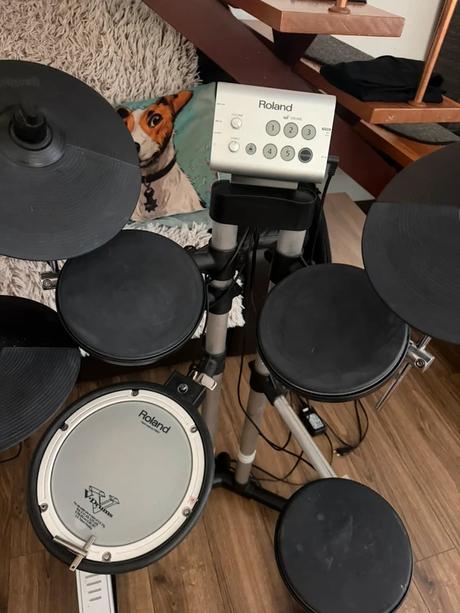 Elektronické bicie roland hd-1 (v-drums),