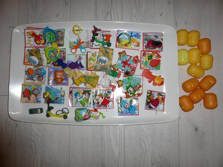 Hračky z kinderiek, cca 226ks,