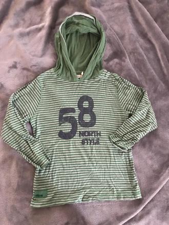 Tricko s kapucou, 110