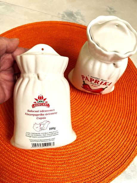 Porcelánové koreničky/dózy 2 ks, 