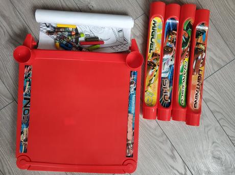 1de_stolik cars + raketa,