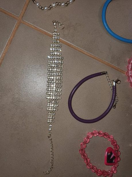 Strasovany náramok, 