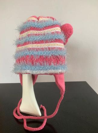 Viacero detských čiapok, 134