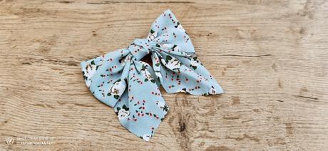 Mašľa do vlasov na sponke - 14x11 cm -modrá kviet, 