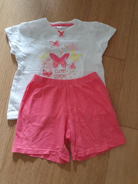 Krátke pyžamo, 122